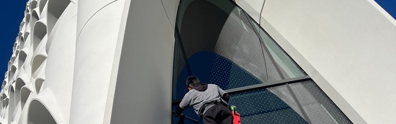 Braddy high rise window cleaning service header (1)